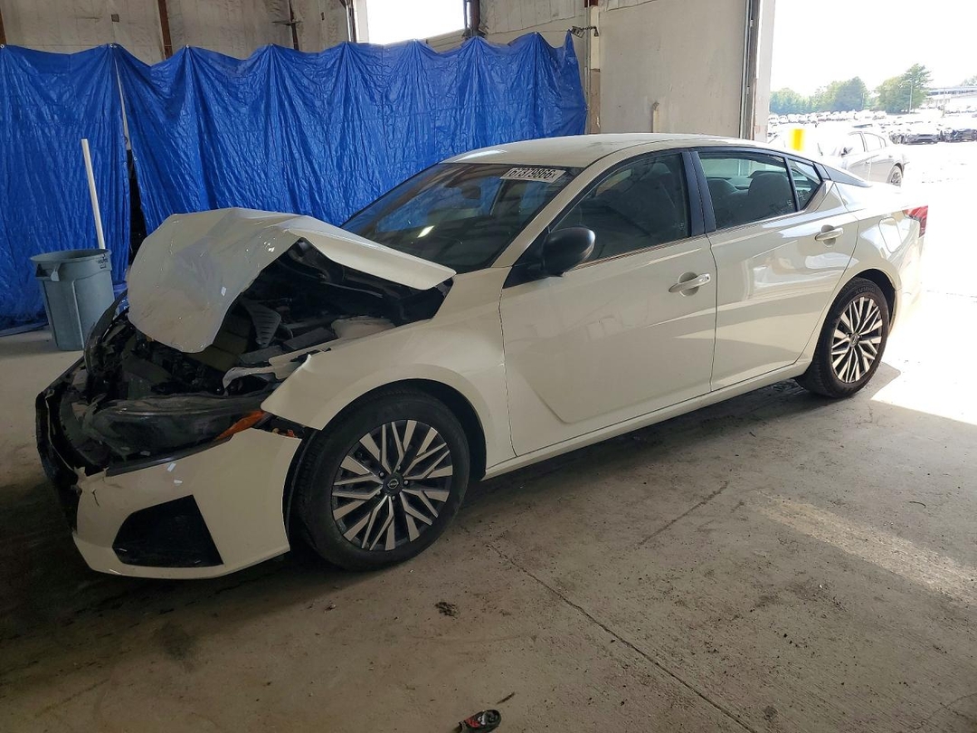 Vue de 2026 NISSAN ALTIMA SV, angle 1