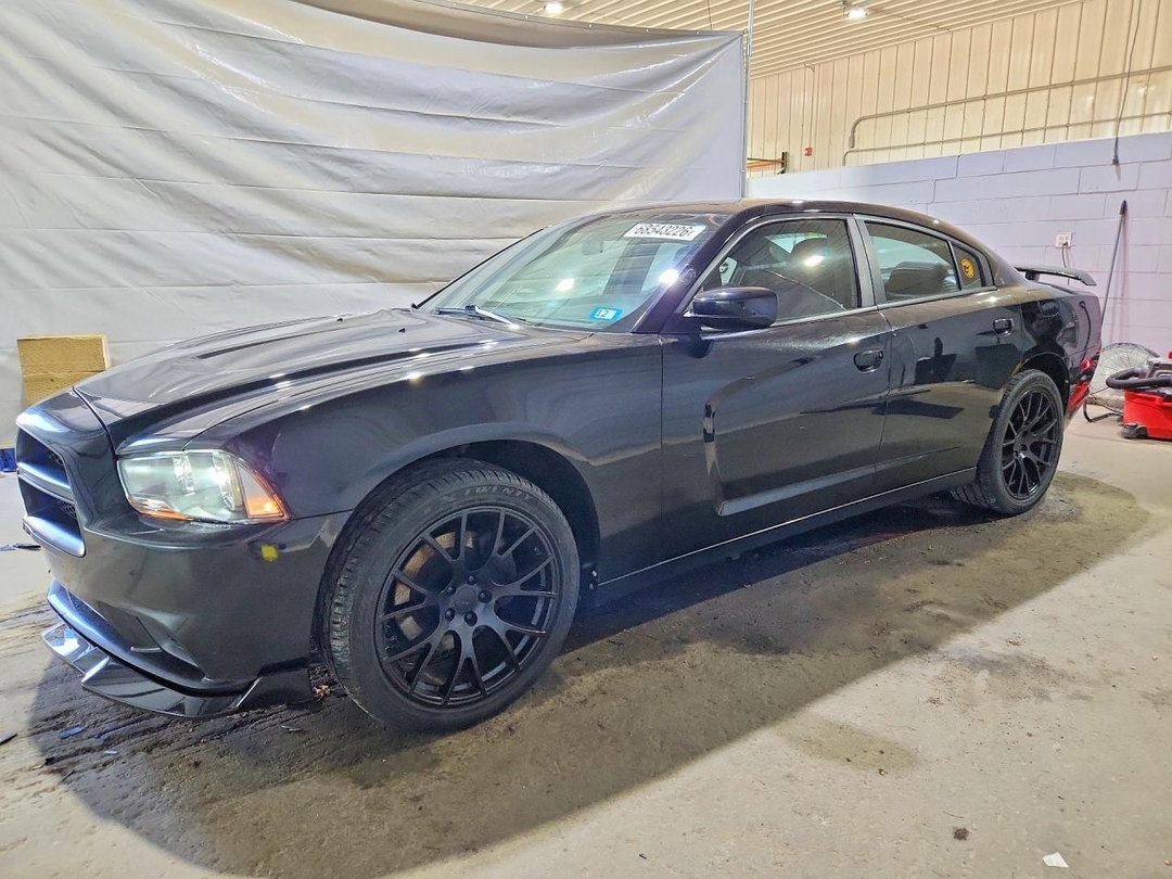 Vue de 2012 DODGE CHARGER POLICE, angle 1