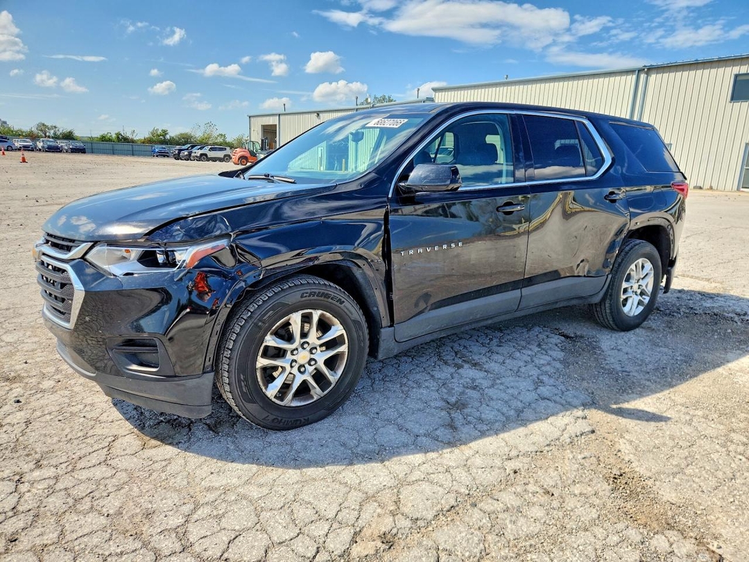 منظر 2019 CHEVROLET TRAVERSE LS، زاوية 1