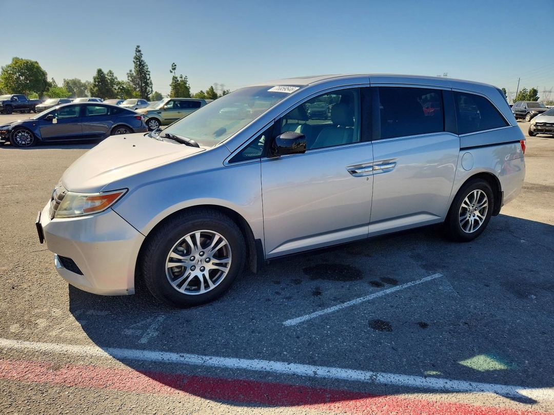 Vista de 2013 HONDA ODYSSEY EXL, ángulo 1