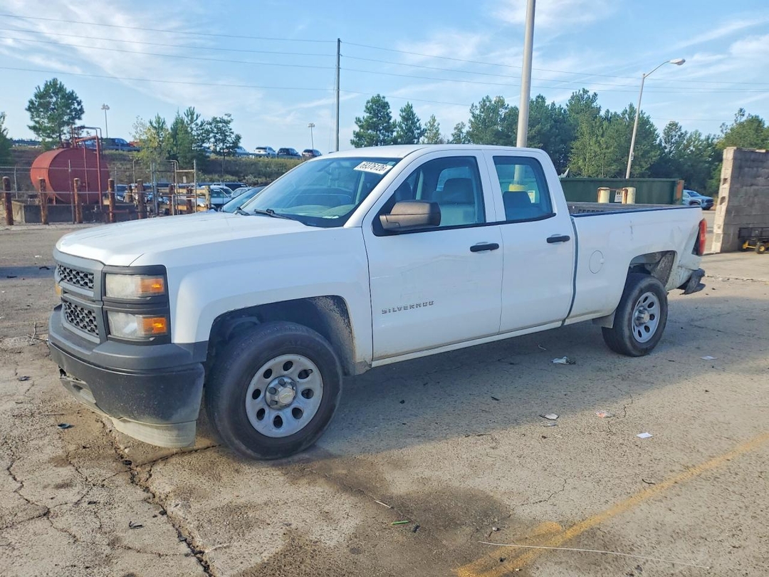 Vue de 2015 CHEVROLET SILVERADO C1500, angle 1