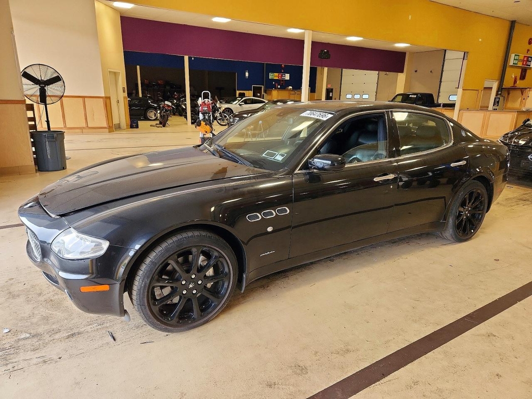Вид 2007 MASERATI QUATTROPORTE M139, угол 1