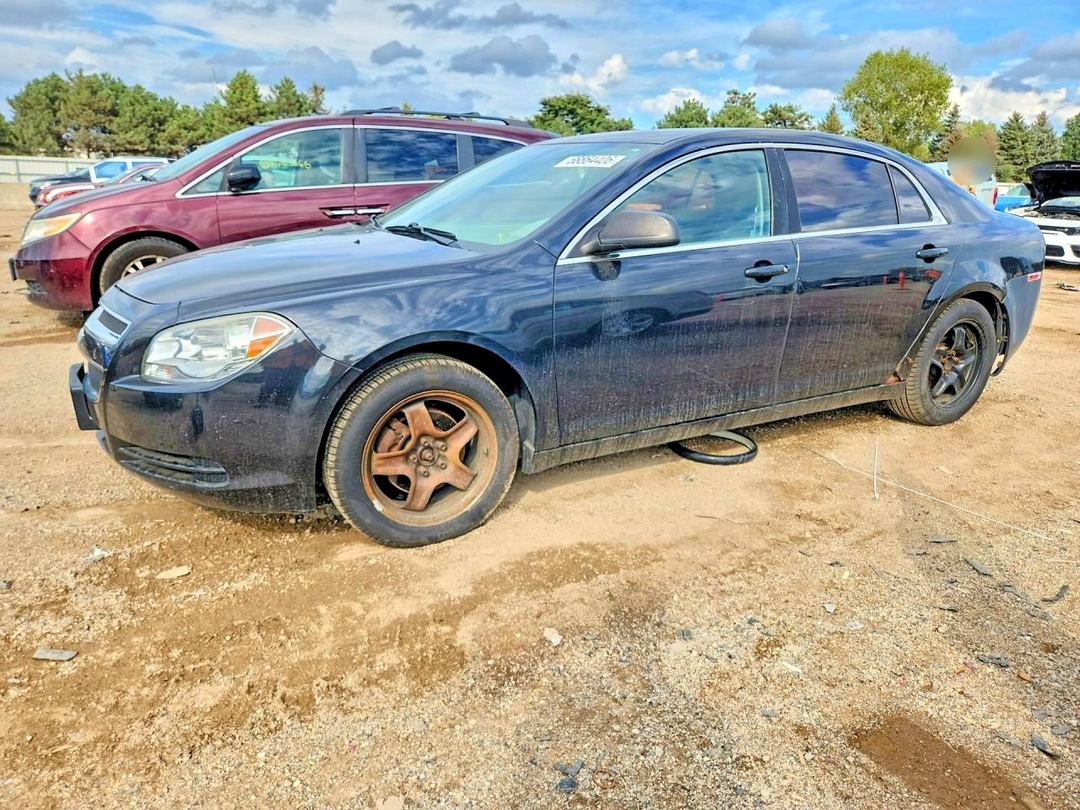 منظر 2011 CHEVROLET MALIBU LS، زاوية 1