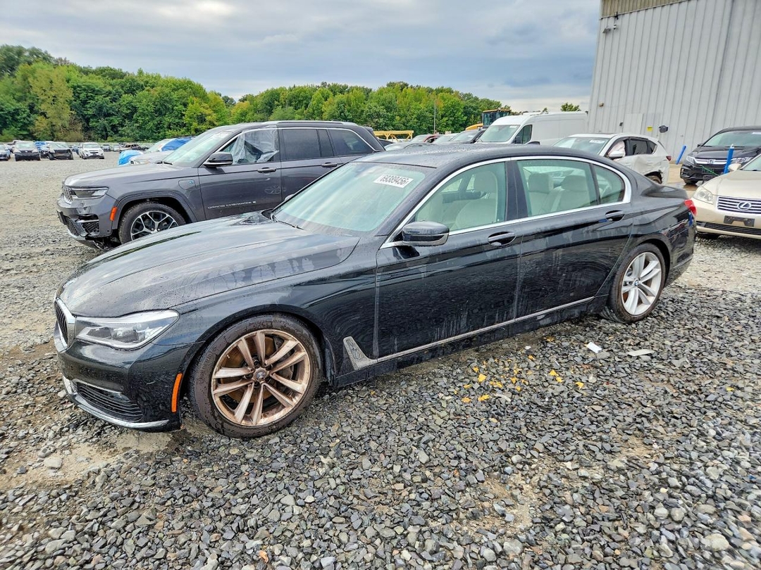 Vedere 2018 BMW 750 XI, unghi 1