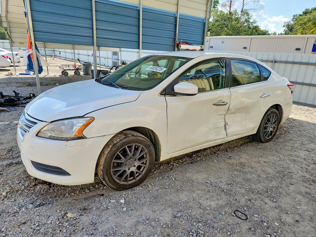 Vue de 2015 NISSAN SENTRA SV, angle 1