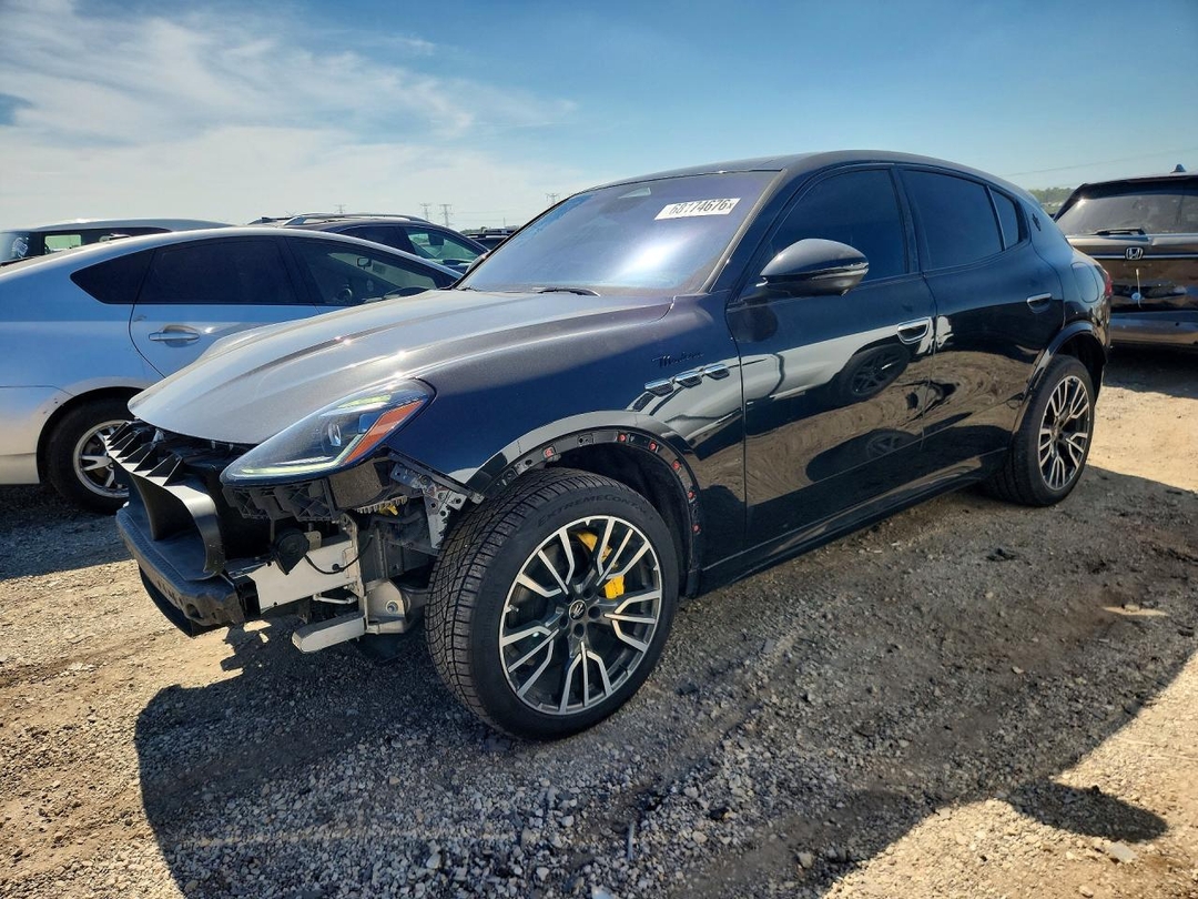 Vue de 2023 MASERATI GRECALE MODENA, angle 1