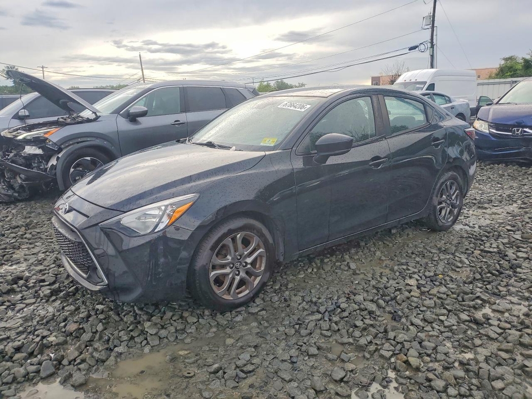 Vedere 2019 TOYOTA YARIS LE, unghi 1
