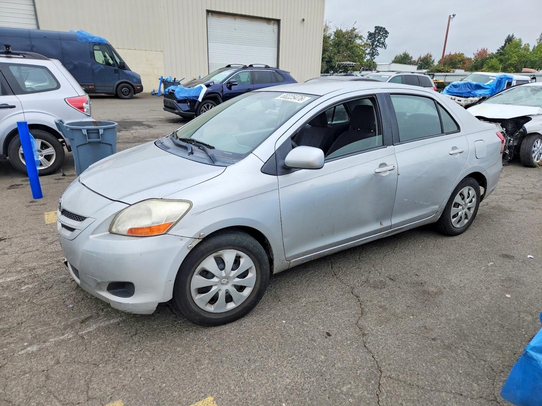 Vista de 2007 TOYOTA YARIS BASE, ángulo 1
