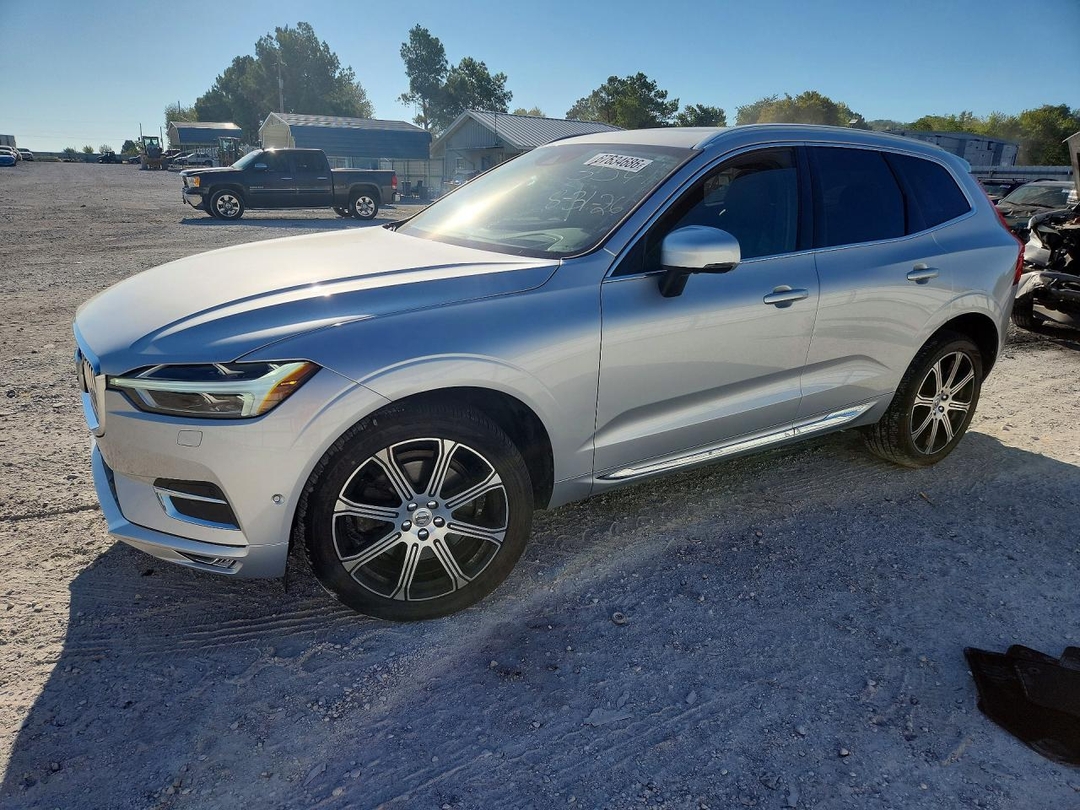 Vista de 2018 VOLVO XC60 T6, ángulo 1