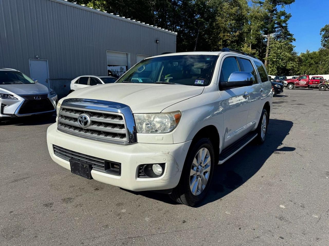 منظر 2011 TOYOTA SEQUOIA PLATINUM، زاوية 1
