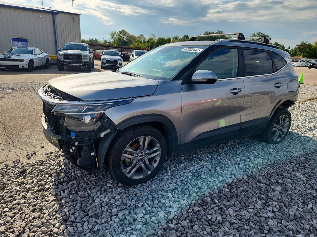 Vista de 2023 KIA SELTOS S, ángulo 1