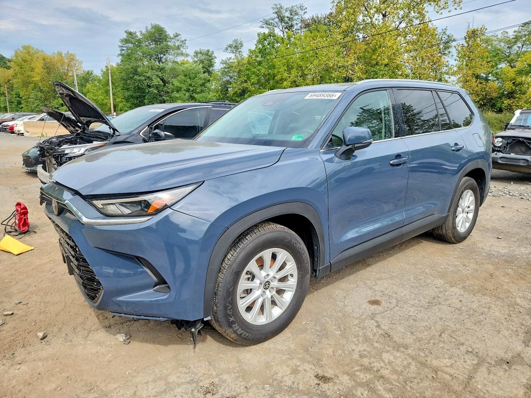 Вид 2025 TOYOTA GRAND HIGHLANDER HYBRID XLE, угол 1