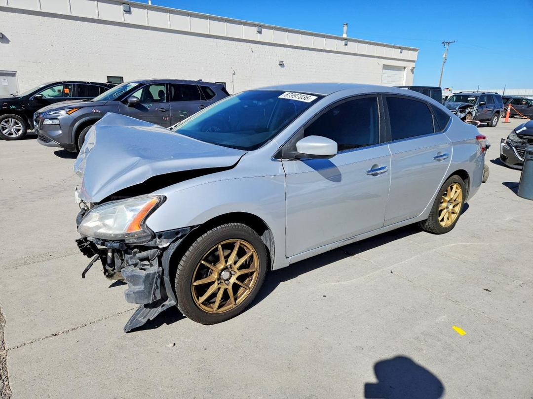 Вид 2013 NISSAN SENTRA S, угол 1