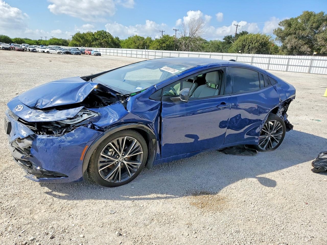 منظر 2026 TOYOTA PRIUS XLE، زاوية 1