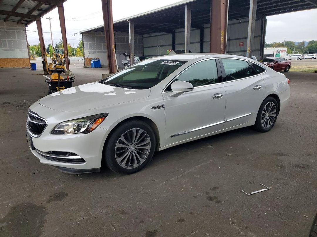 Vista de 2017 BUICK LACROSSE ESSENCE, ángulo 1