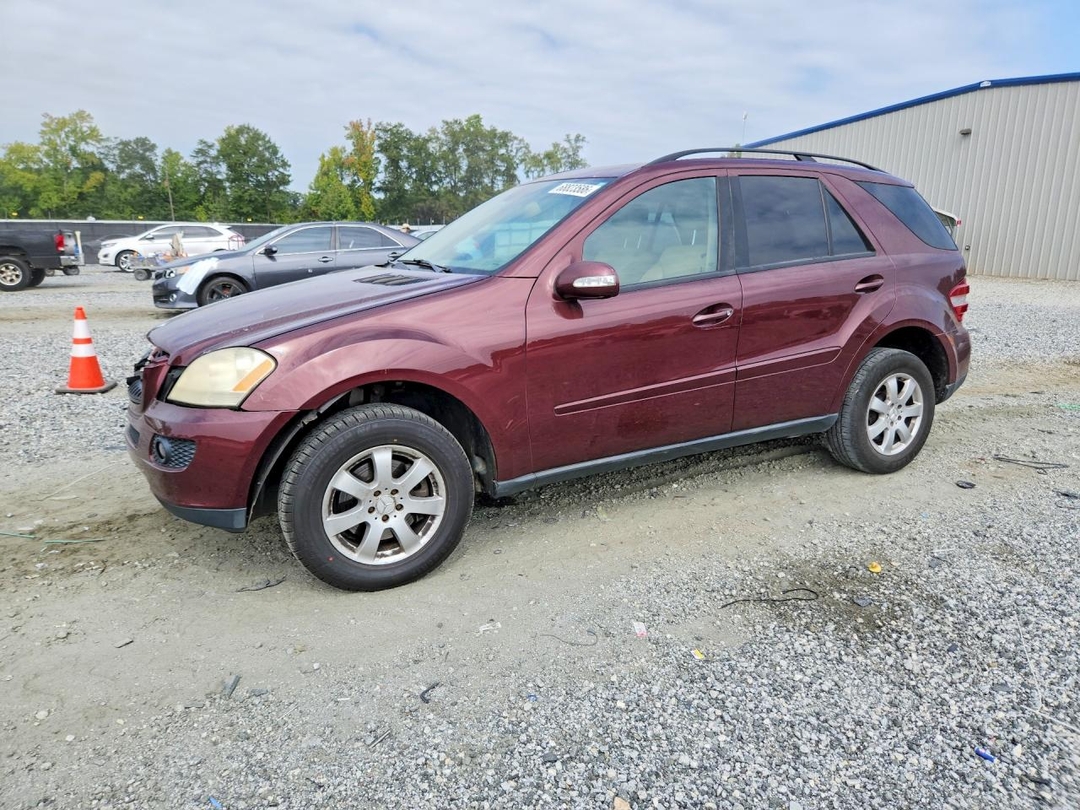 Вид 2006 MERCEDES-BENZ ML, угол 1