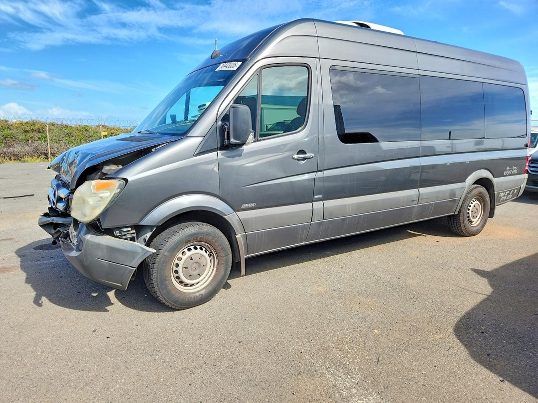 Vue de 2013 MERCEDES-BENZ SPRINTER 2500, angle 1