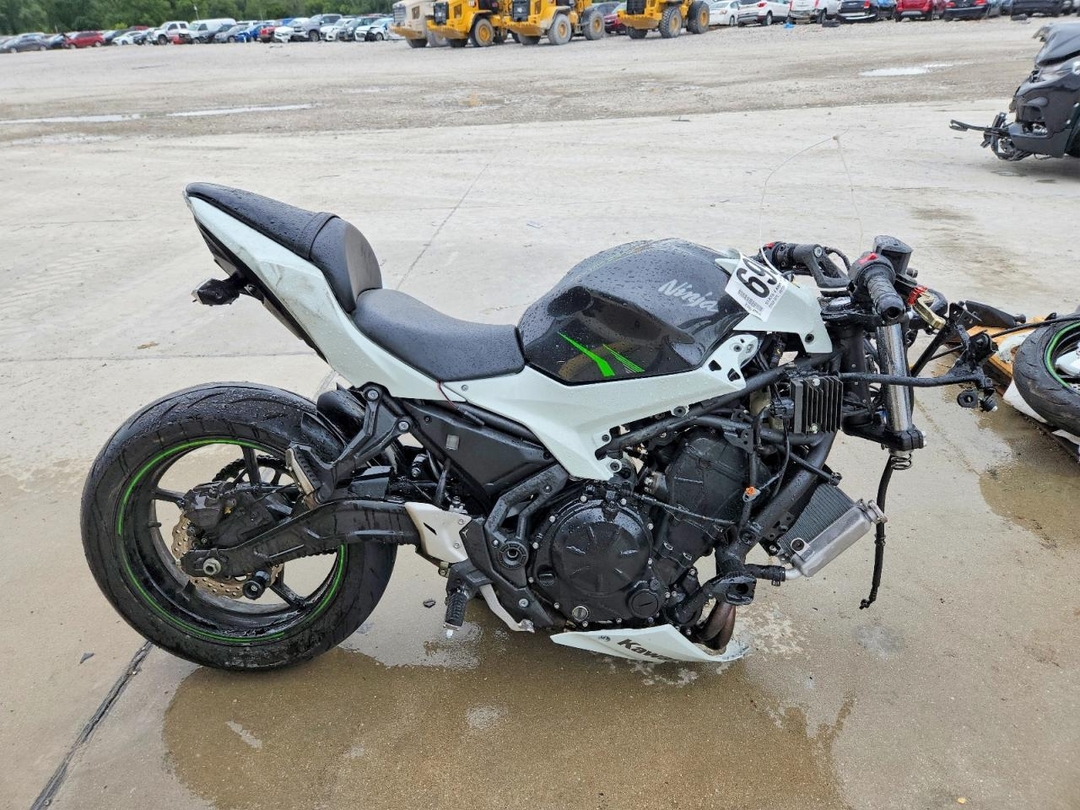 منظر 2022 KAWASAKI EX650 N، زاوية 1