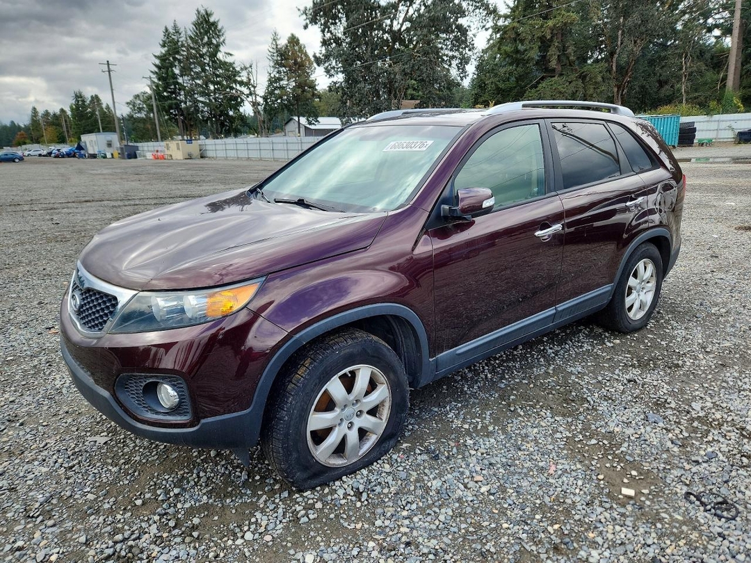 Вид 2013 KIA SORENTO LX, угол 1