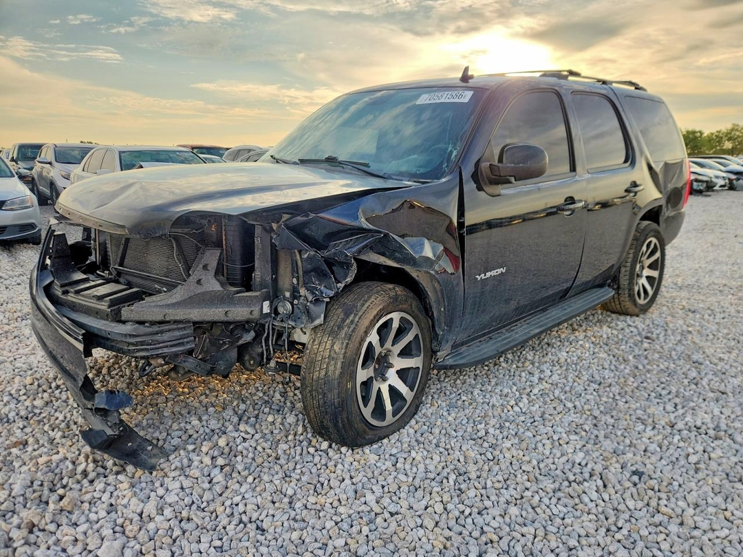 منظر 2012 GMC YUKON SLE، زاوية 1