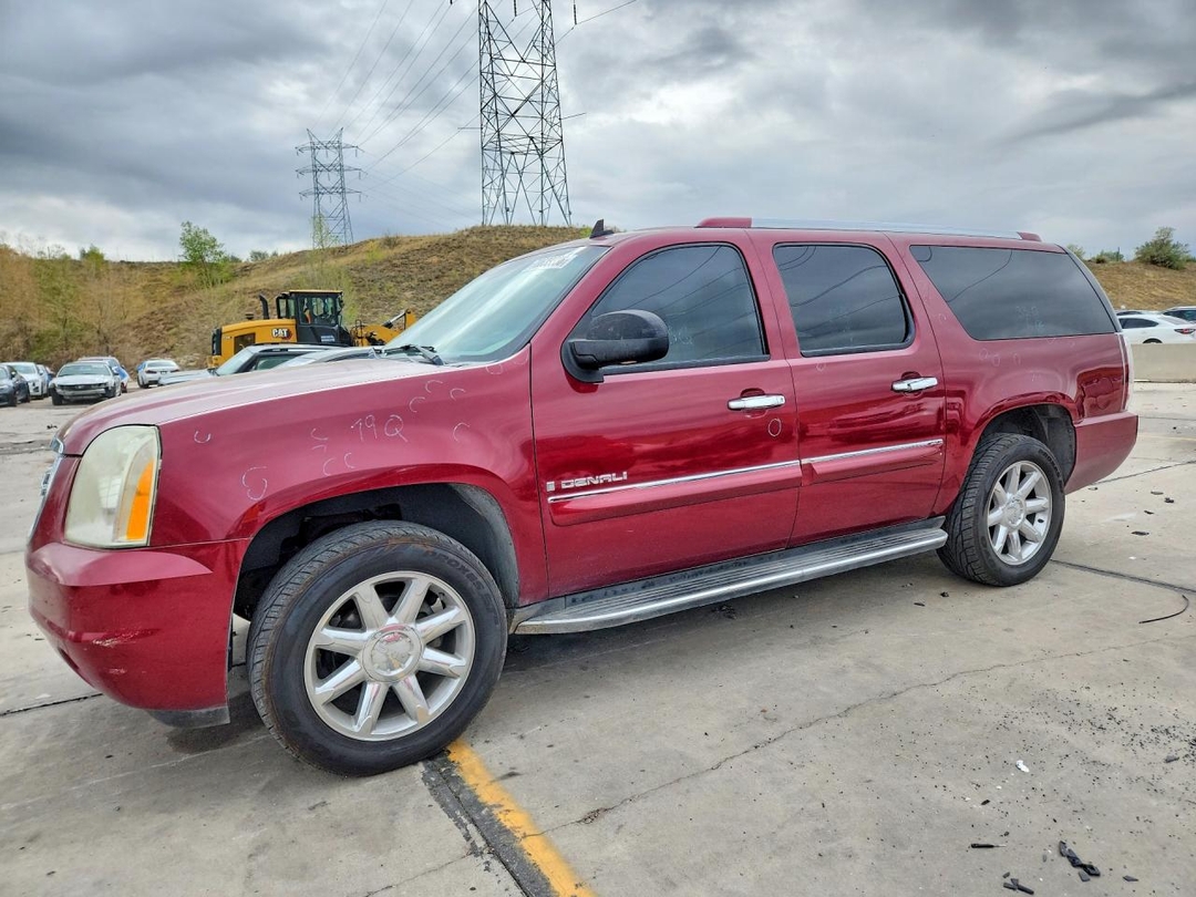 Vue de 2007 GMC YUKON XL DENALI, angle 1