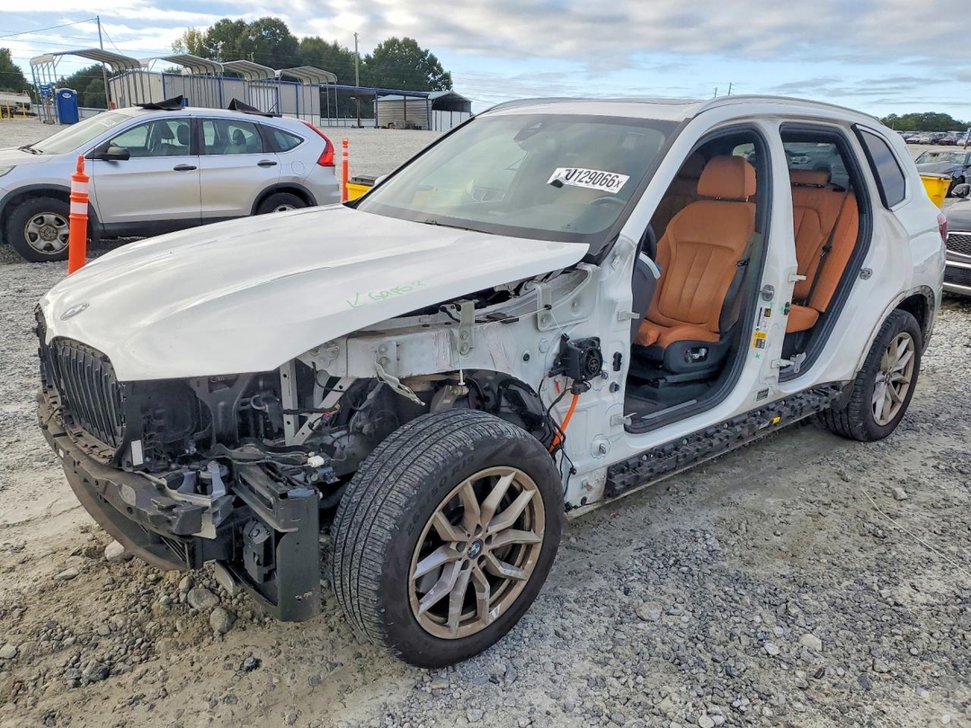 Vista de 2021 BMW X5 XDRIVE45E, ángulo 1