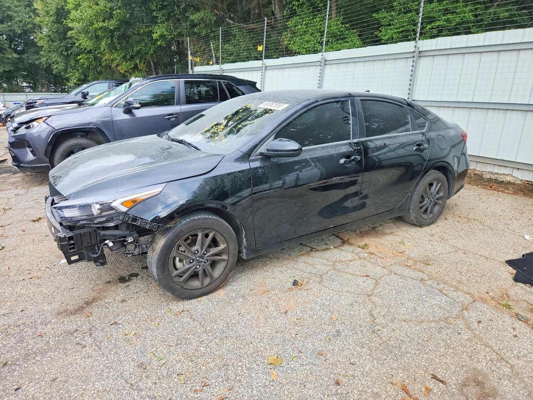 Vue de 2023 KIA FORTE LXS, angle 1