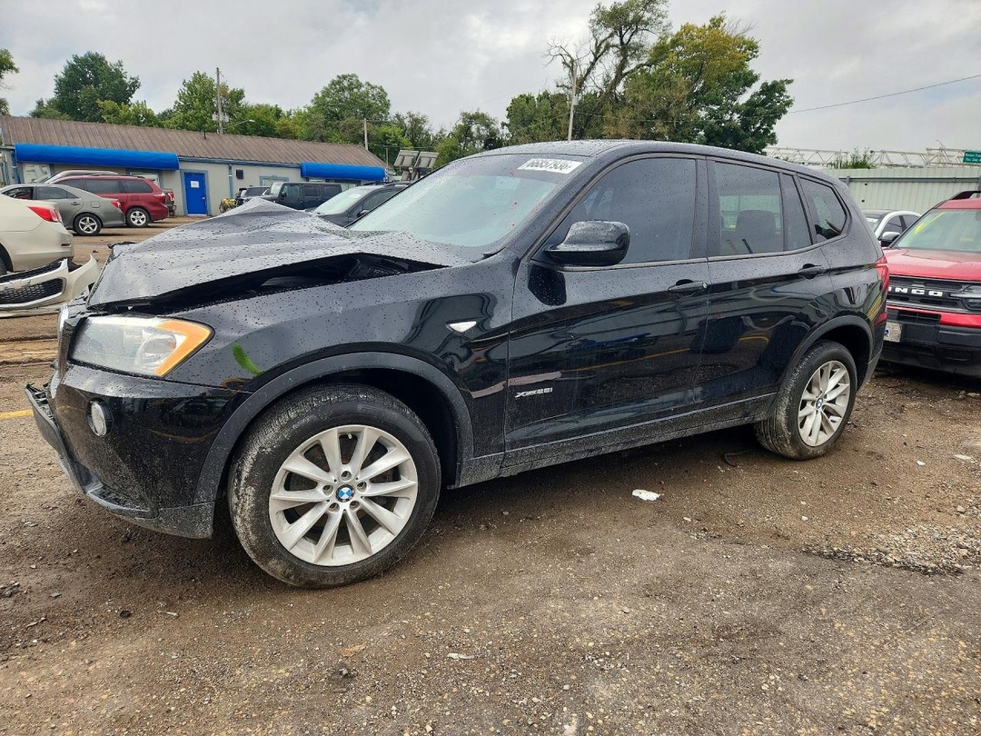 Vue de 2014 BMW X3 XDRIVE28I, angle 1