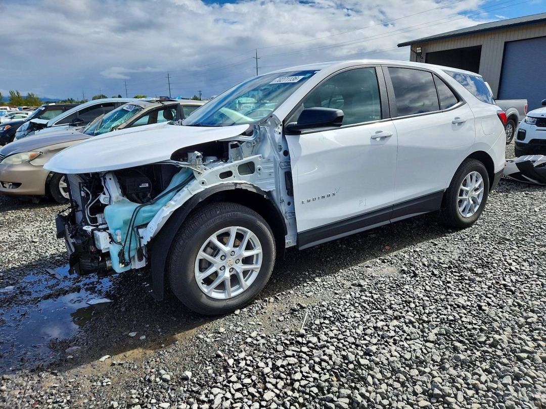 Vue de 2024 CHEVROLET EQUINOX LS, angle 1