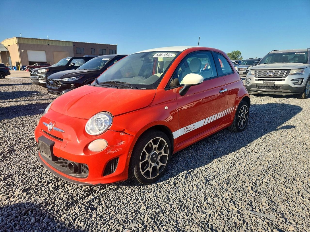 Vue de 2018 FIAT 500 POP, angle 1