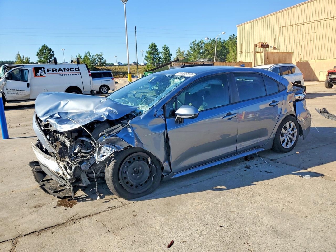 Vue de 2020 TOYOTA COROLLA LE, angle 1