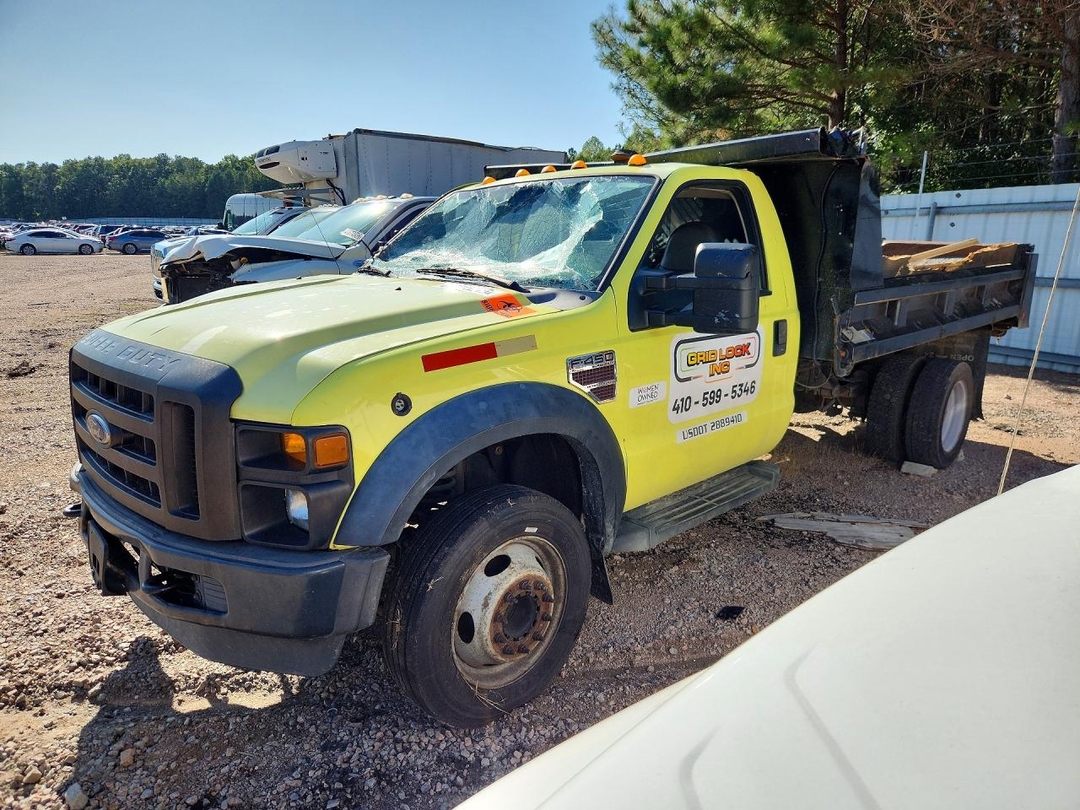 Vue de 2009 FORD F450 SUPER DUTY DUMP TRUCK, angle 1