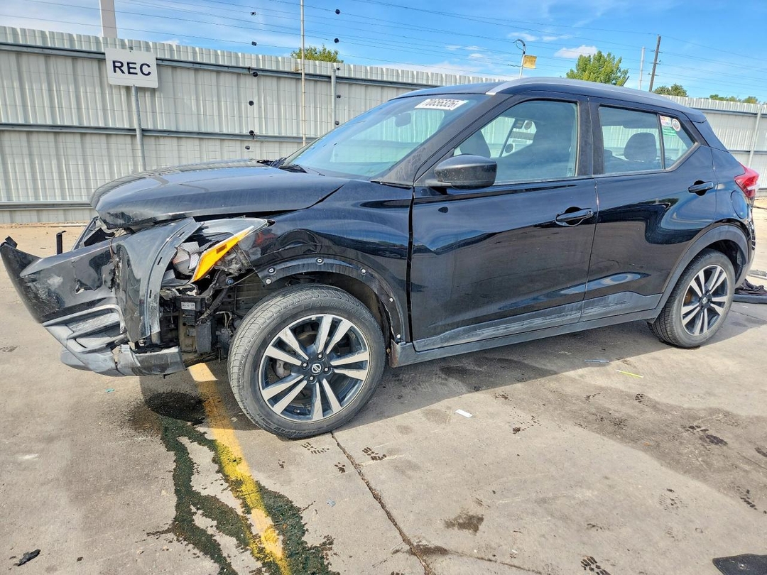 منظر 2019 NISSAN KICKS SV، زاوية 1