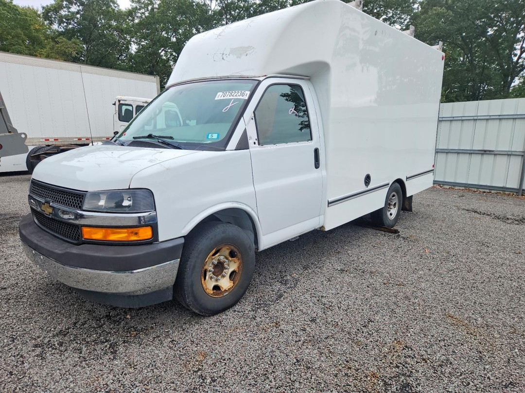 منظر 2019 CHEVROLET EXPRESS DELIVERY TRUCK، زاوية 1