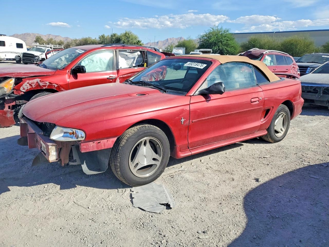 Vue de 1996 FORD MUSTANG, angle 1