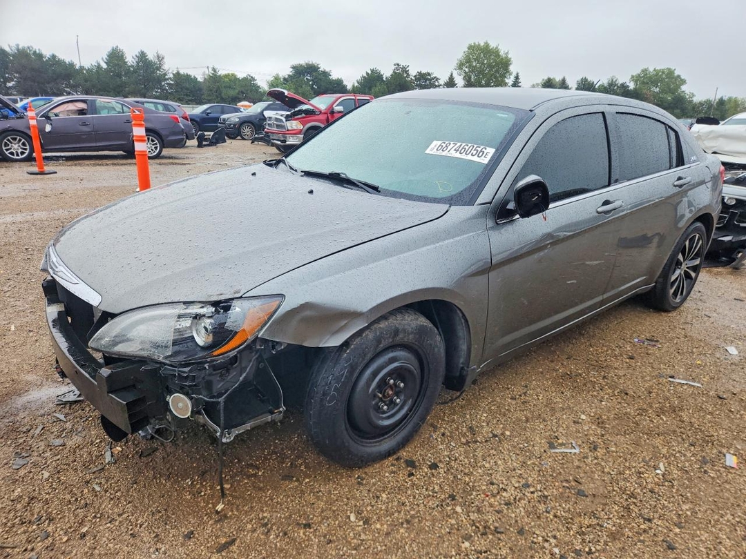 Вид 2012 CHRYSLER 200 S, угол 1