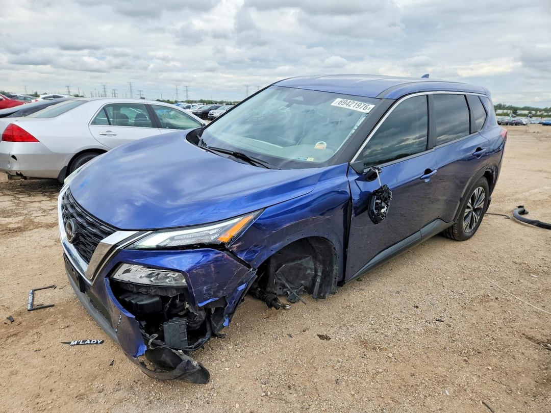Vue de 2023 NISSAN ROGUE SV, angle 1