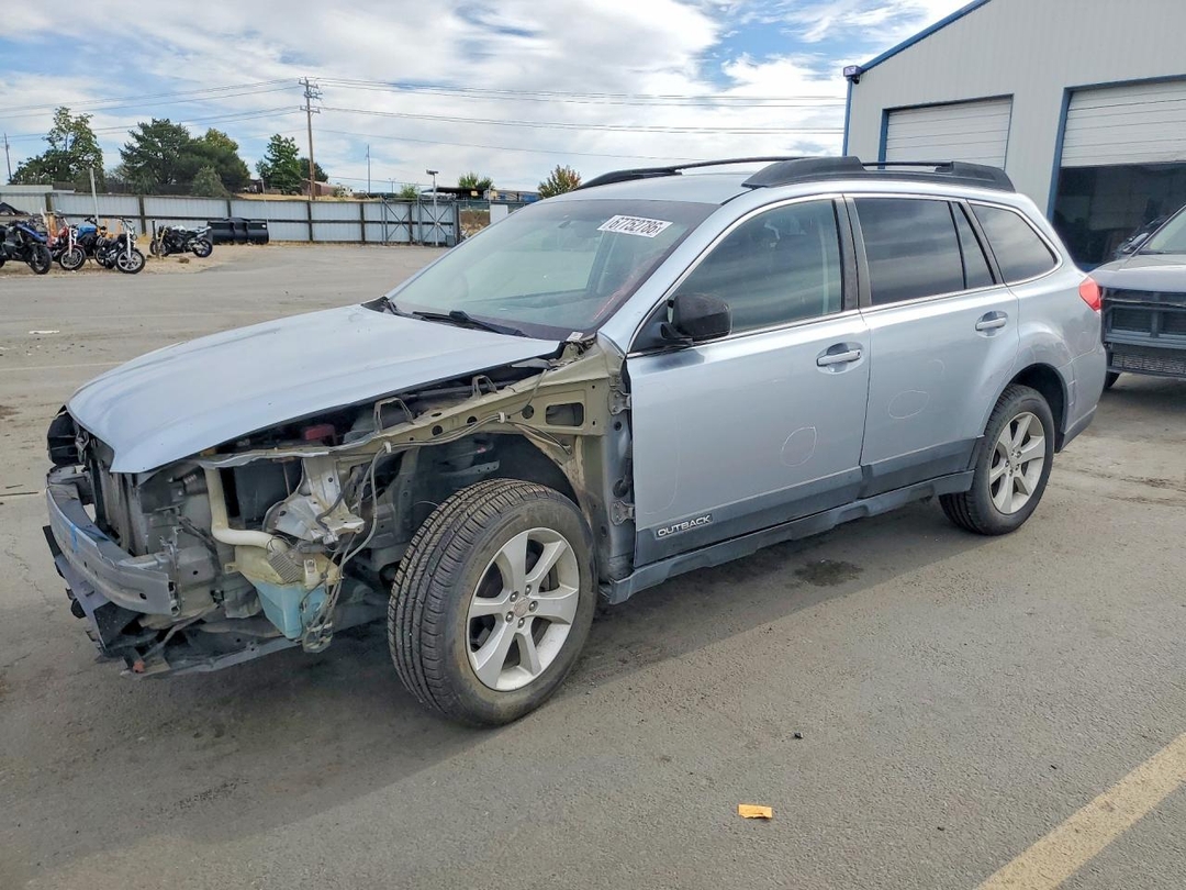 Vista de 2013 SUBARU OUTBACK 2.5I PREMIUM, ángulo 1