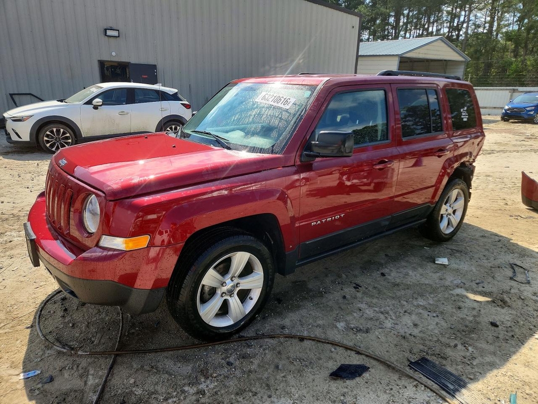 Vue de 2012 JEEP PATRIOT LATITUDE, angle 1