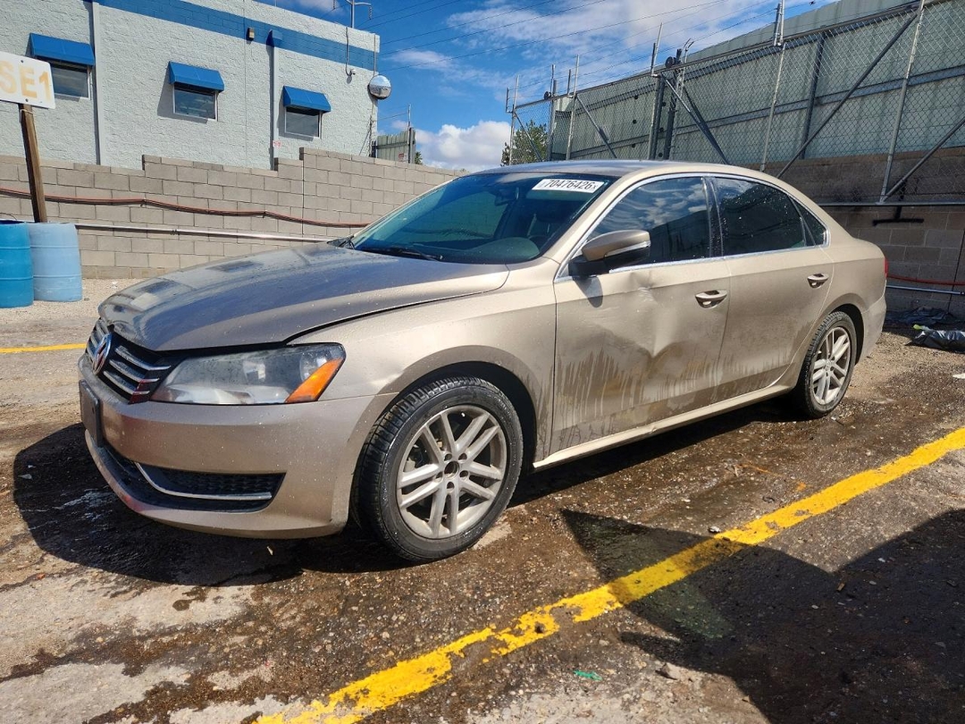 منظر 2015 VOLKSWAGEN PASSAT SE، زاوية 1