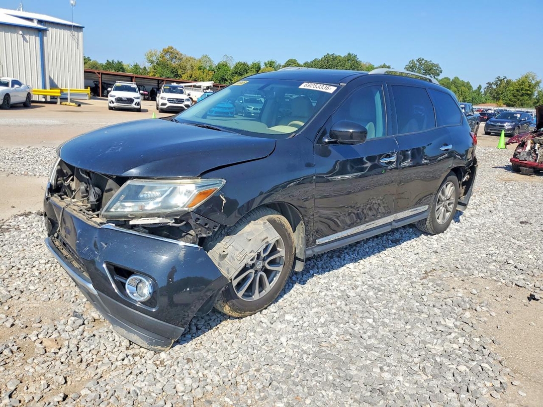 منظر 2015 NISSAN PATHFINDER SL، زاوية 1