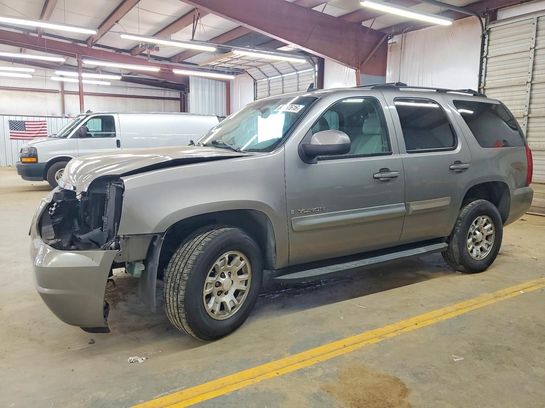 Vista de 2007 GMC YUKON, ángulo 1