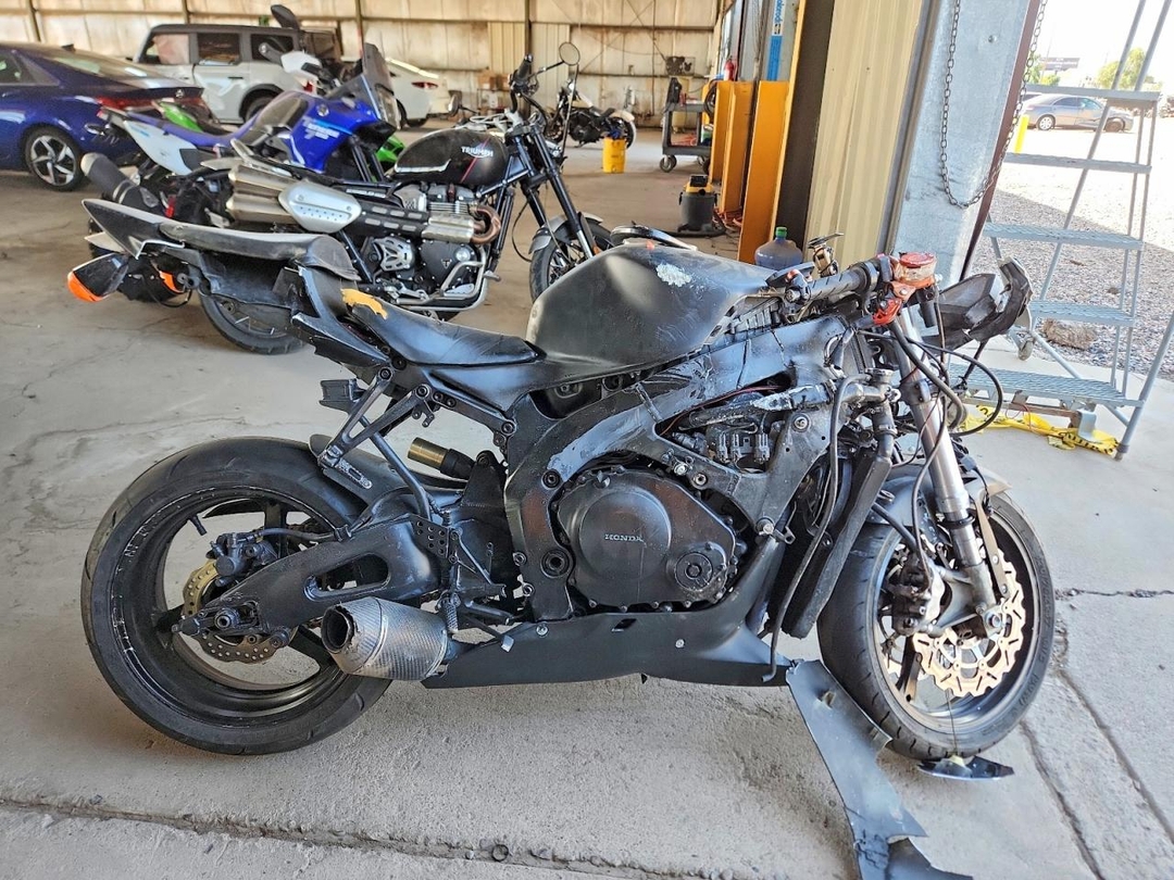 منظر 2007 HONDA CBR1000 RR، زاوية 1