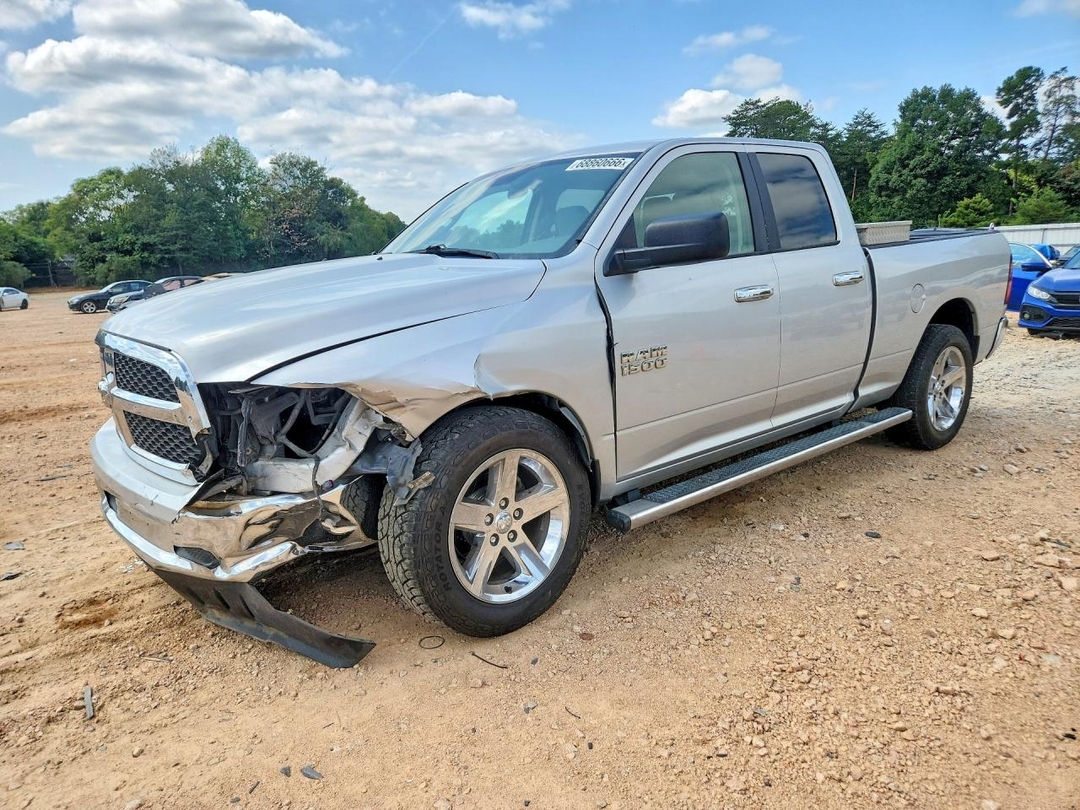Vue de 2017 RAM 1500 SLT, angle 1