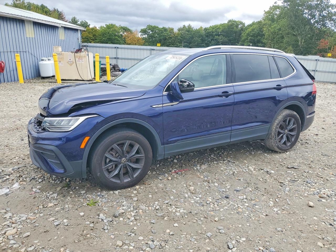 Vue de 2022 VOLKSWAGEN TIGUAN SE, angle 1