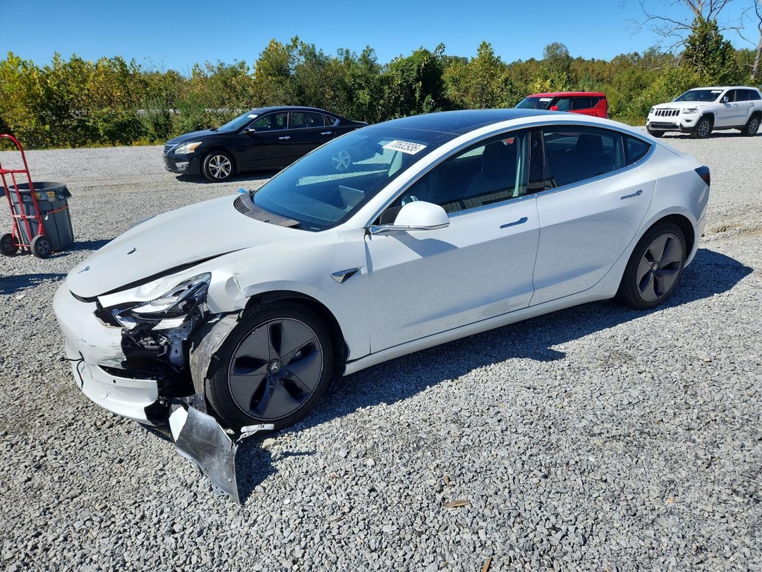 Vue de 2020 TESLA MODEL 3, angle 1