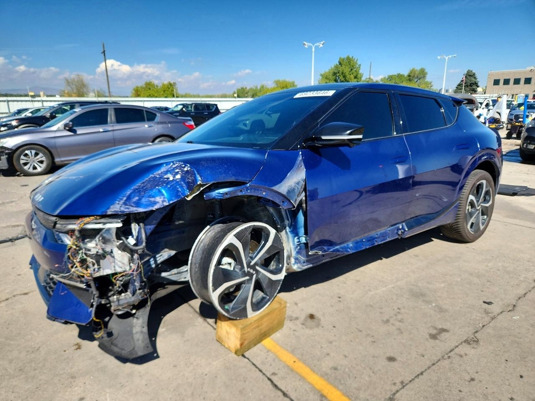 منظر 2024 KIA EV6 GT LINE، زاوية 1