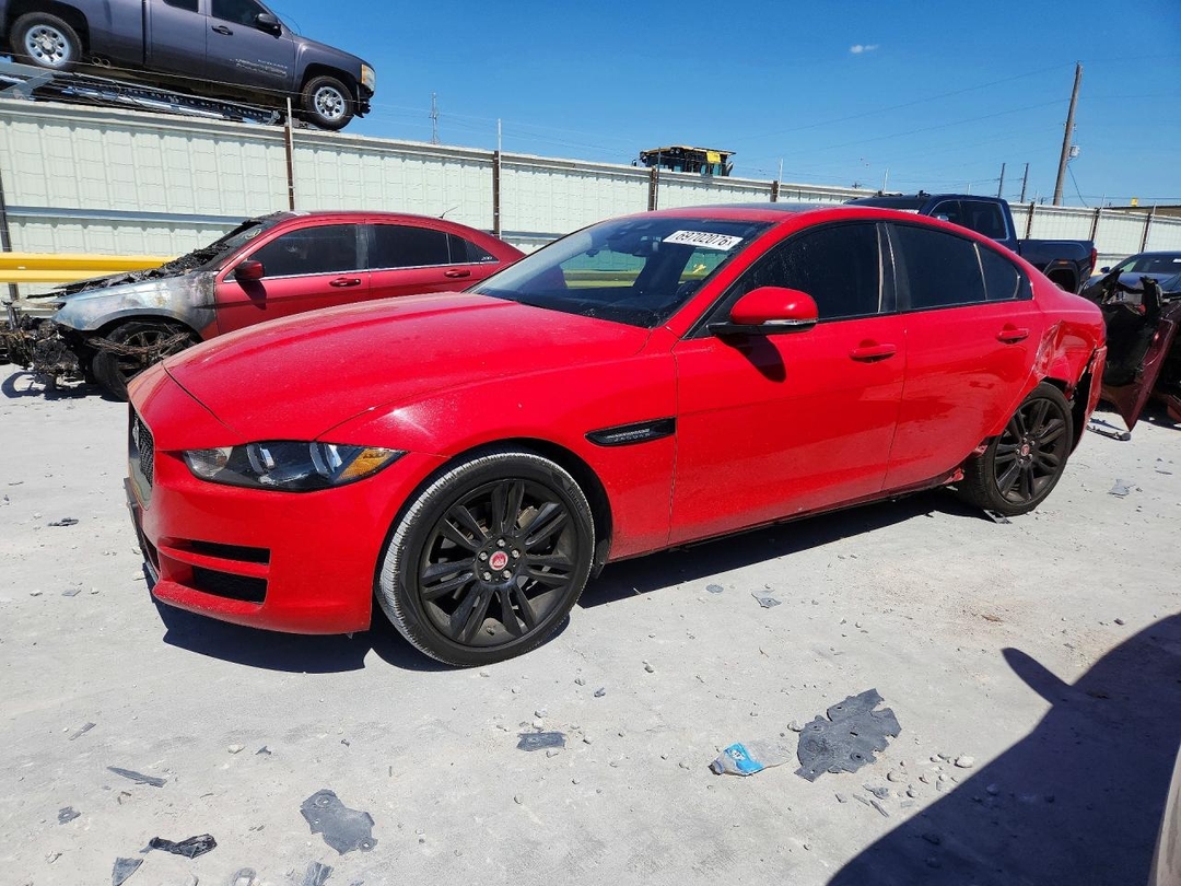 2018 JAGUAR XE PRESTIGE view, angle 1