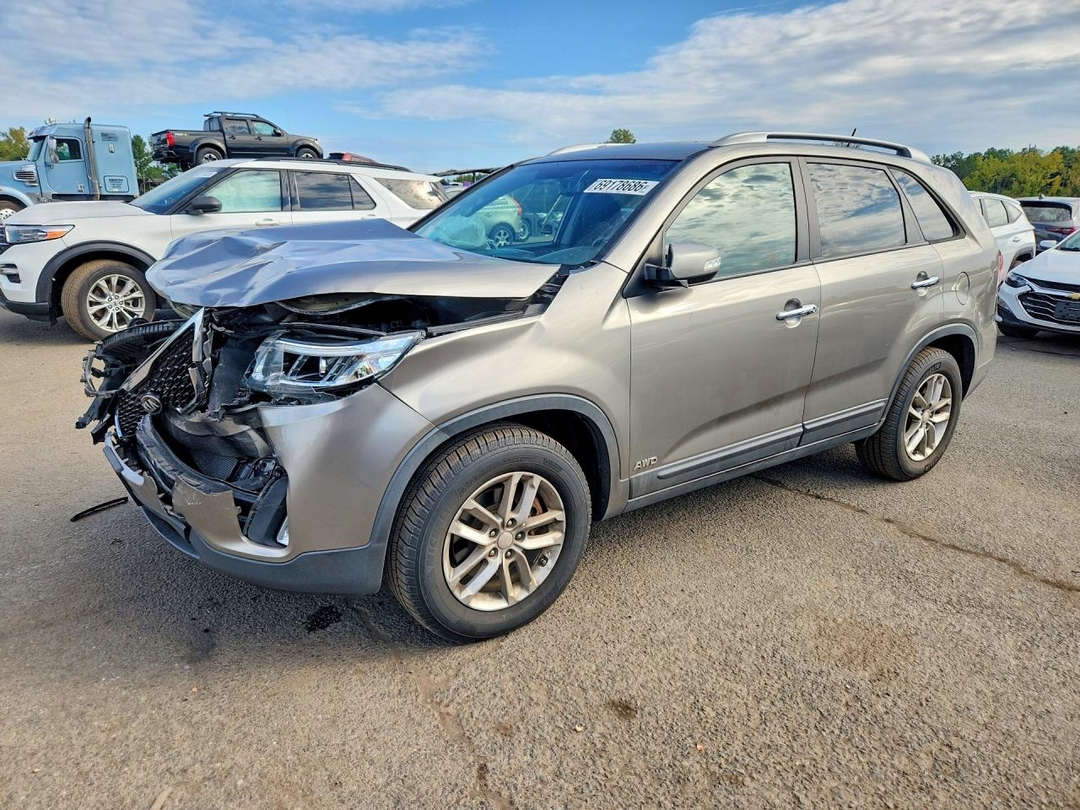 Vedere 2015 KIA SORENTO LX, unghi 1