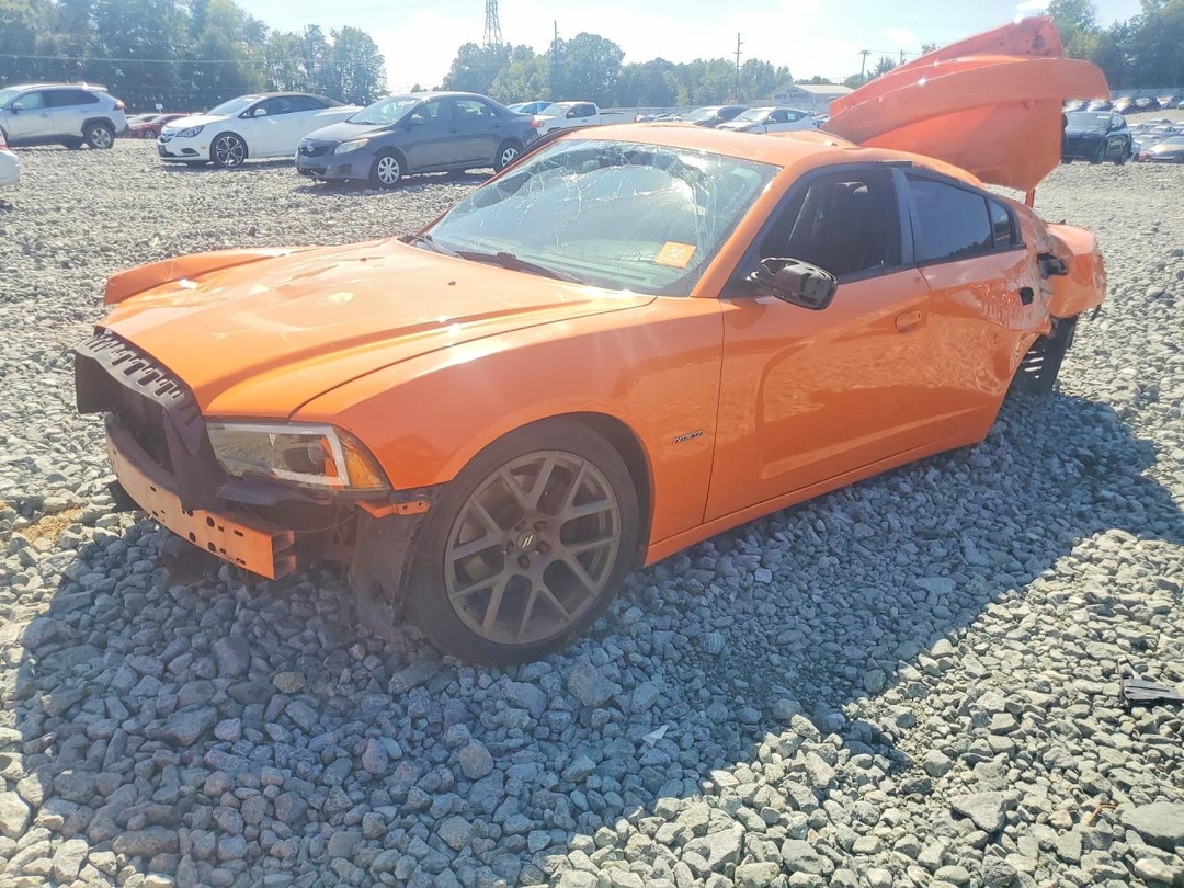 Vista de 2014 DODGE CHARGER R/T, ángulo 1